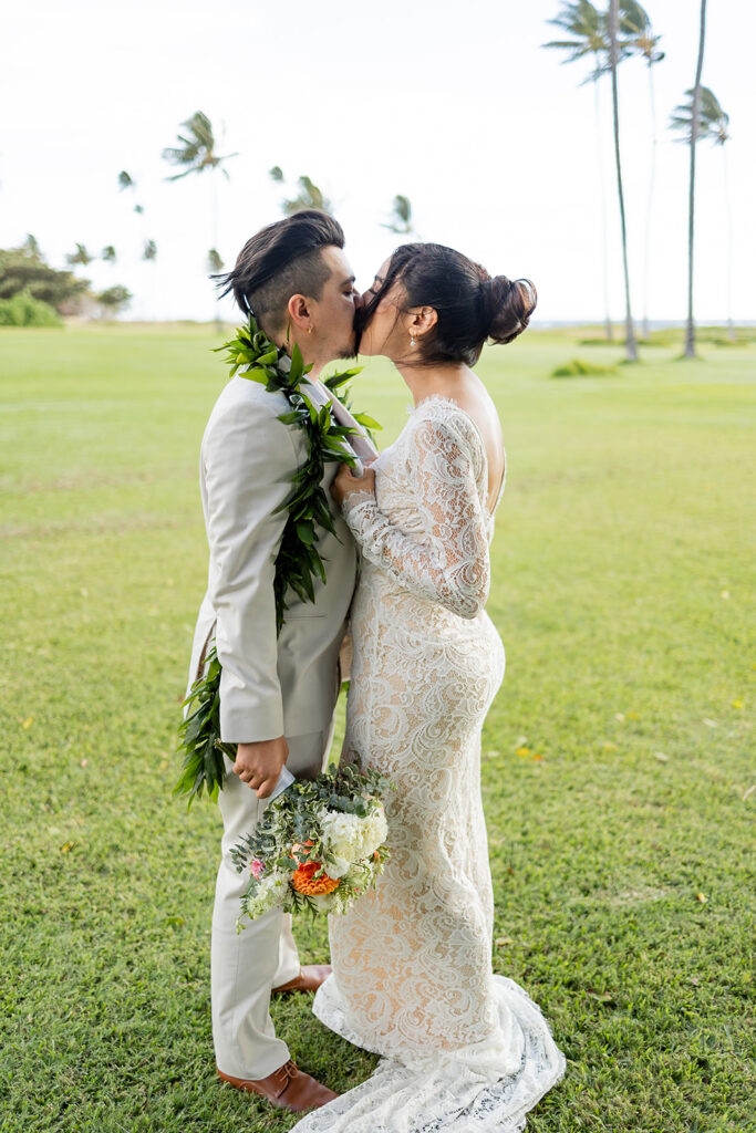 a bridal photoshoot in hawaii
