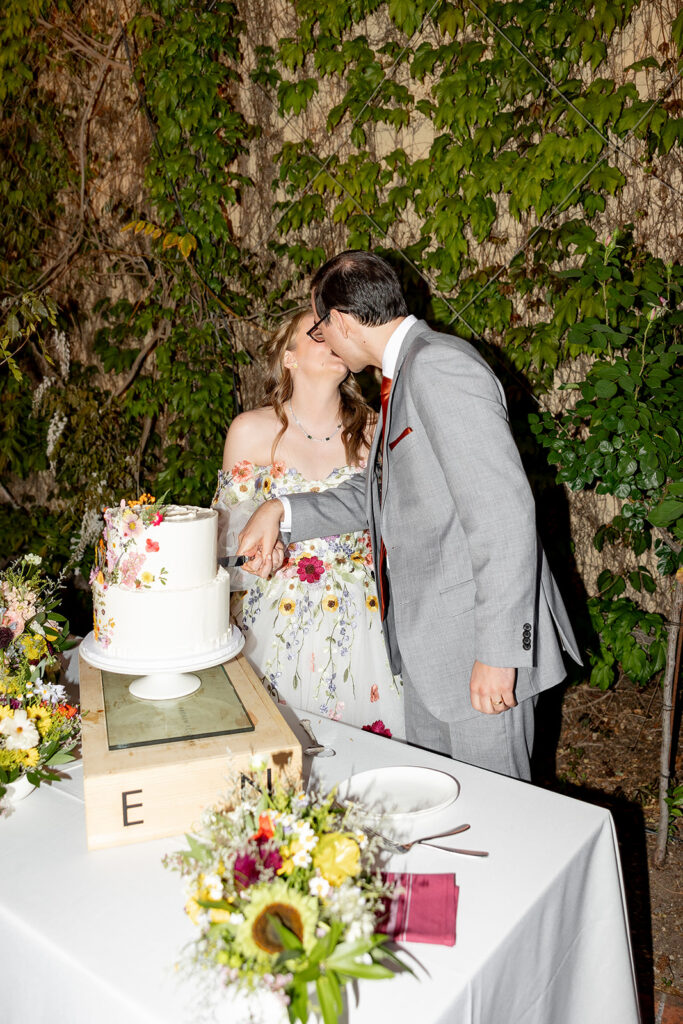 cake cutting photos