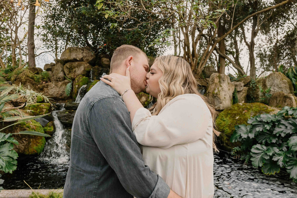 couple posing for their engagement session
