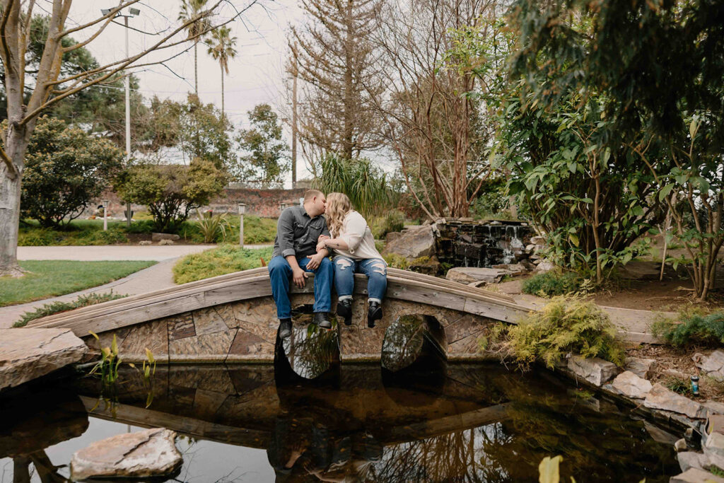 couple posing for their engagement session
