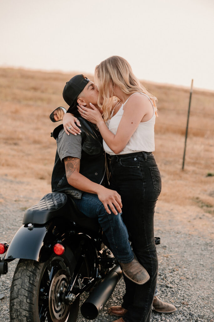 Rohnert Park couples photoshoot outdoors
