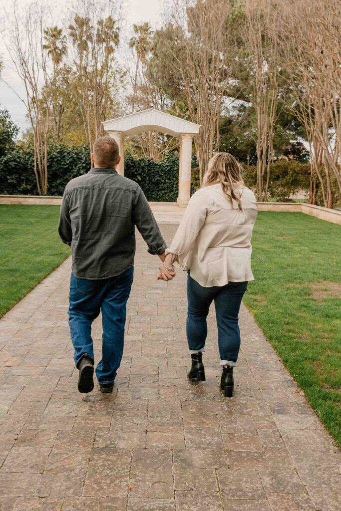 couple posing for their engagement session
