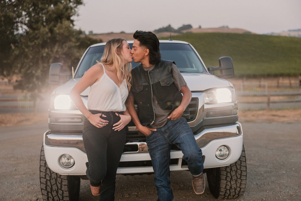 couple posing for engagement photos
