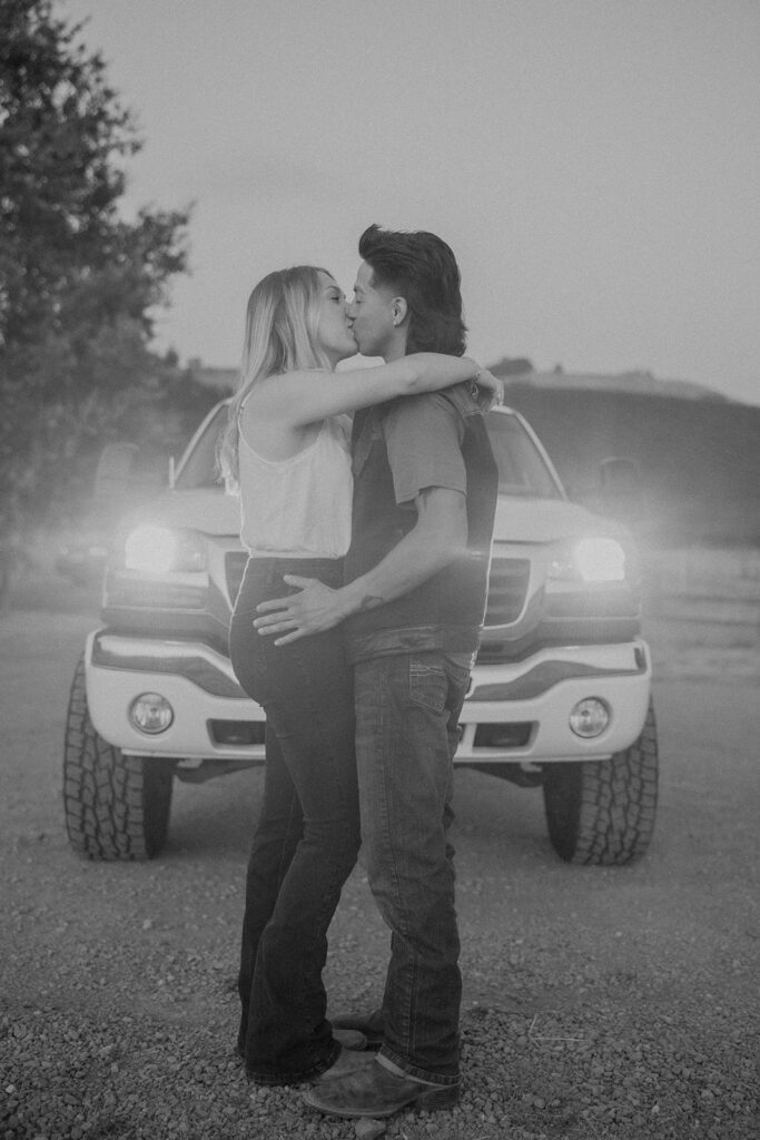 couple posing for engagement photos
