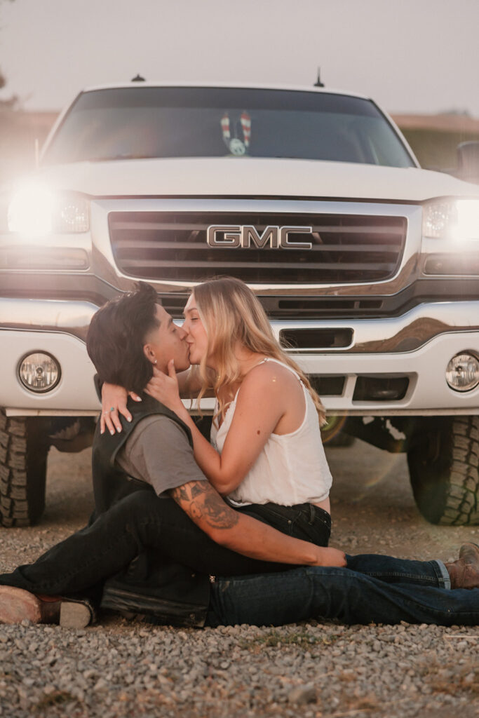 a park couples session in Rohnert Park
