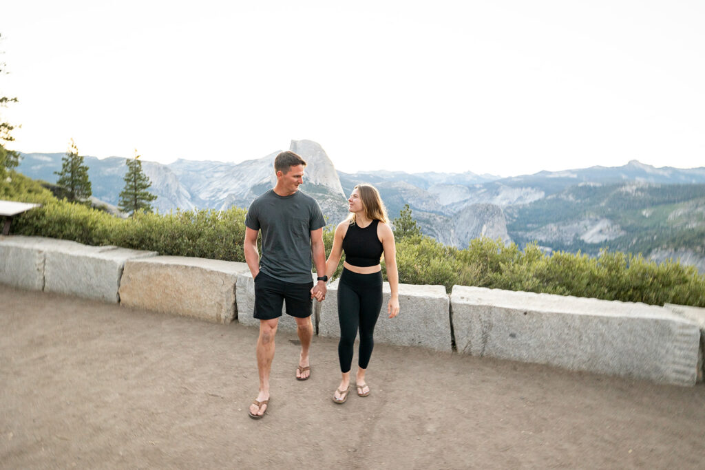 an engagement photoshoot outdoors in yosemite
