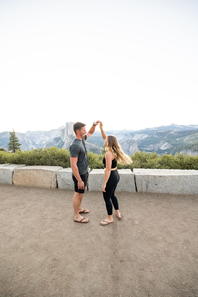 an engagement photoshoot outdoors in yosemite