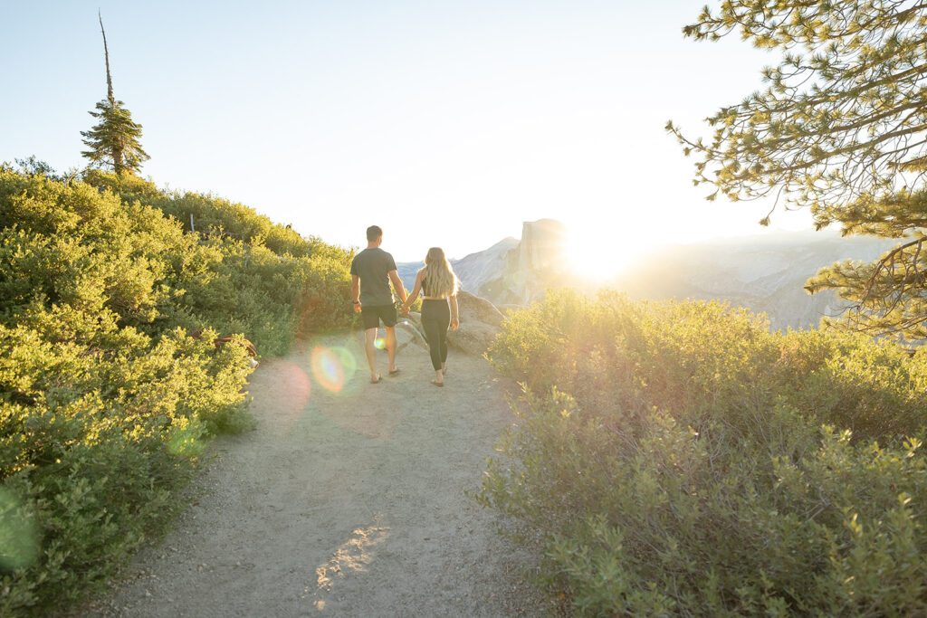 an engagement photoshoot outdoors in yosemite
