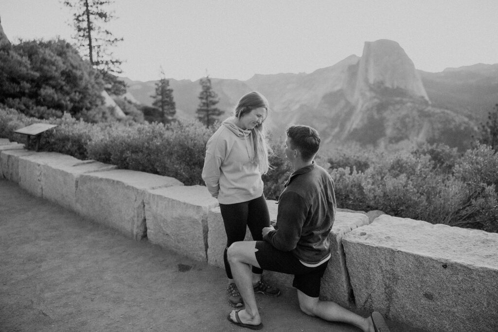 an engagement photoshoot outdoors in yosemite
