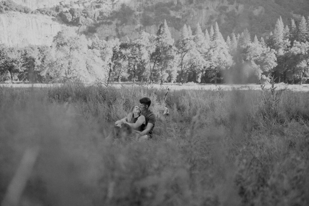 an engagement photoshoot outdoors in yosemite
