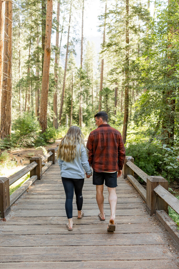 an engagement photoshoot outdoors in yosemite
