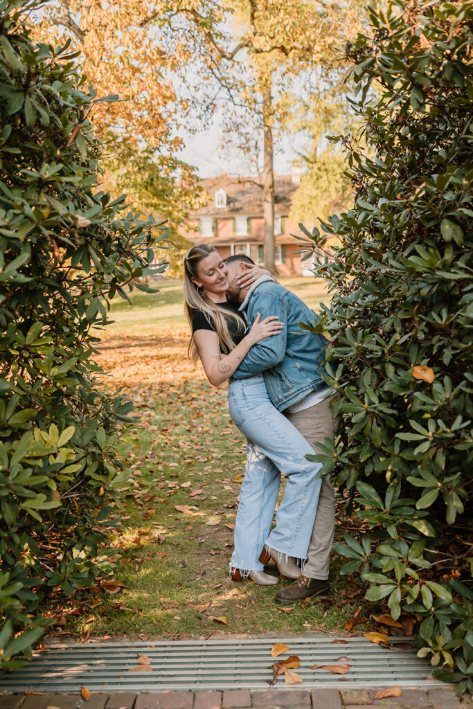 an engagement photoshoot outdoors
