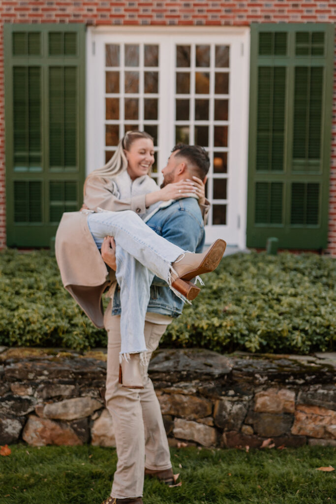 an engagement photoshoot outdoors
